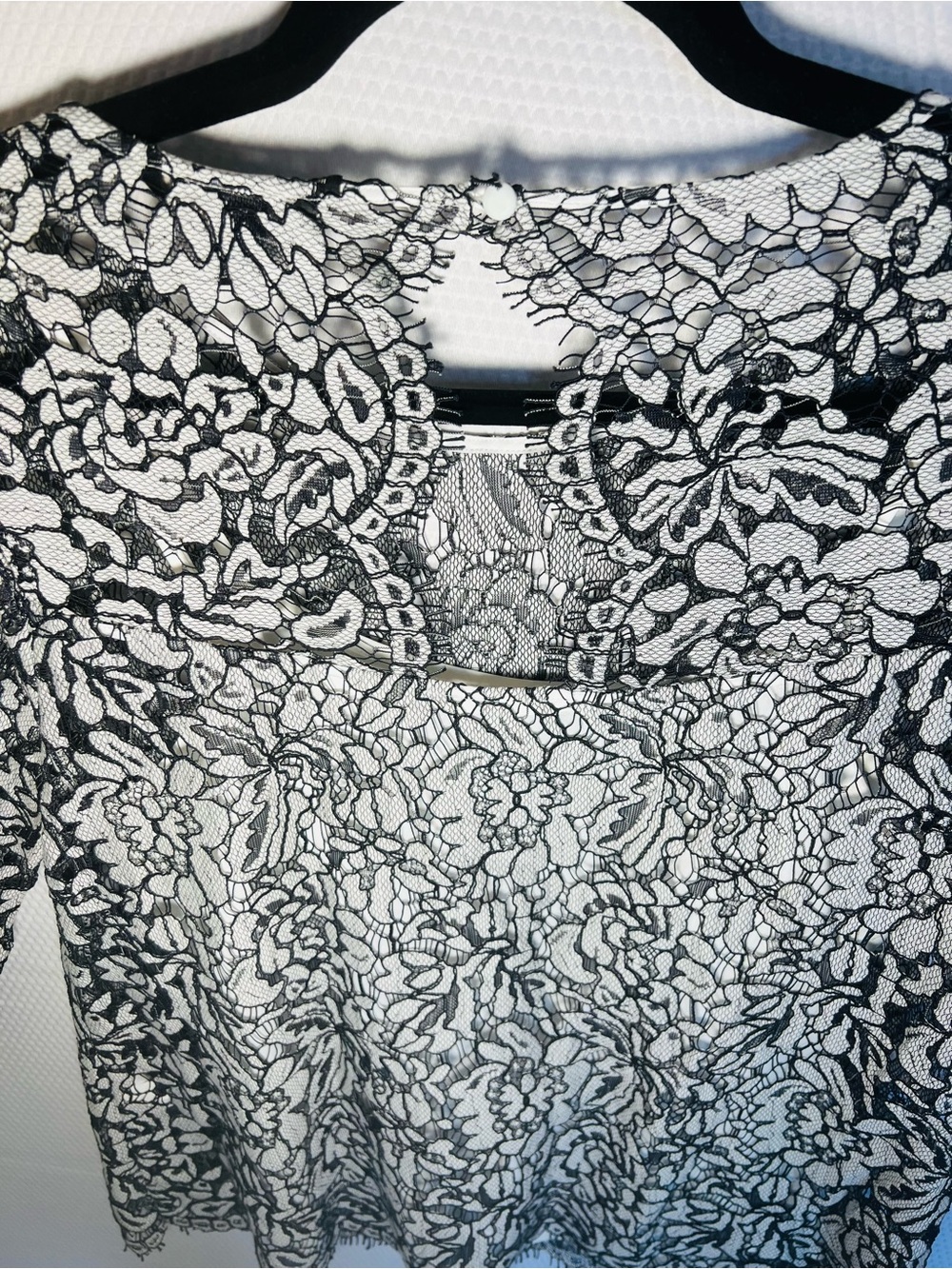 Banana Republic Black and White Floral Lace Blouse - Picture 5 of 10